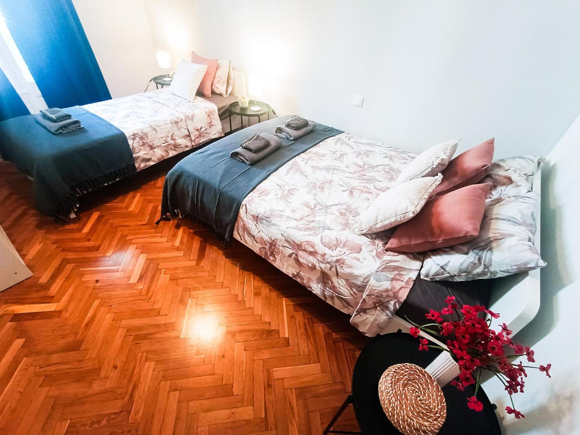 - Pau Claris Hostel Barcelona